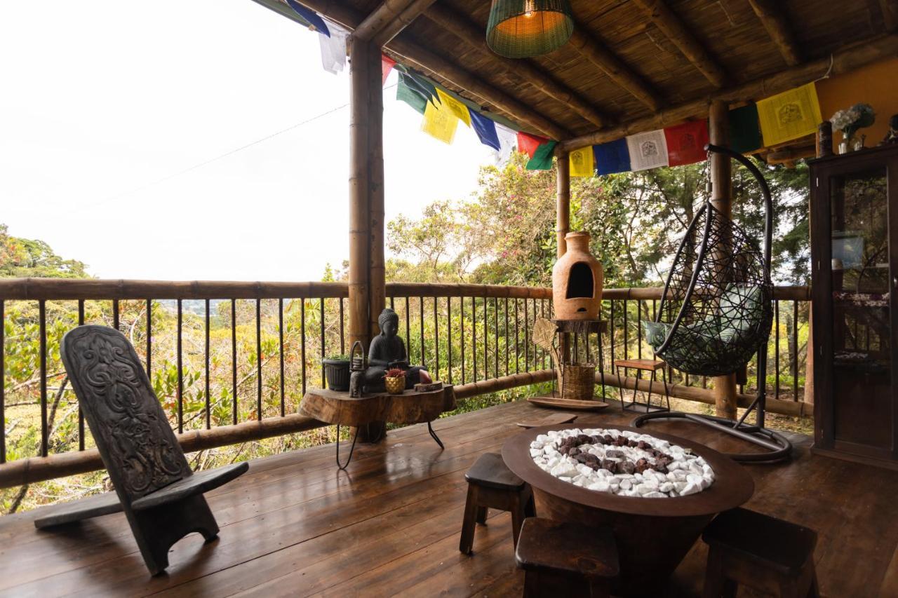 La Casa De Loto Retreat Guatape Bagian luar foto